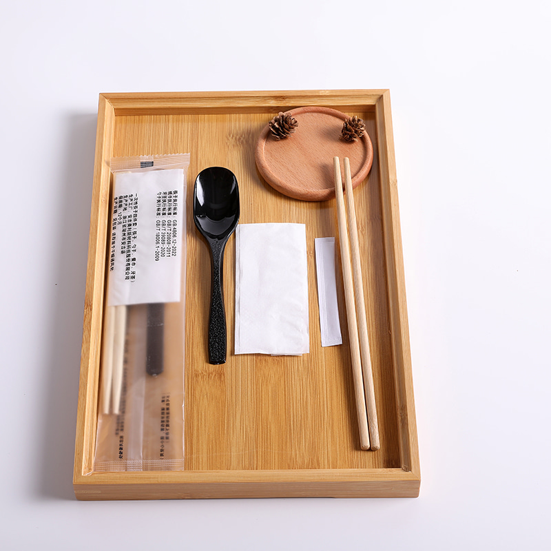 Pauzinhos de bambu de 4 peças com conjunto de filme composto fosco com colher de pato